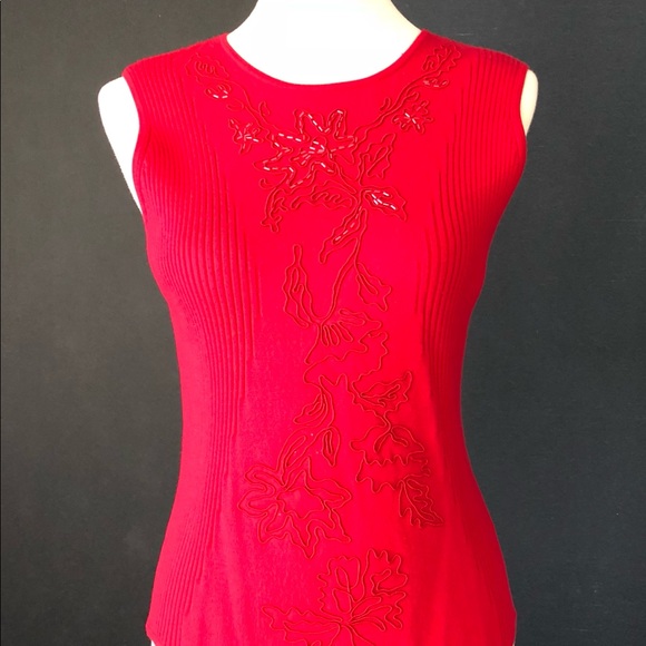 Valerie Stevens Red Sleeveless Sweater. - Picture 7 of 8